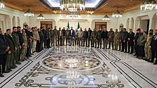 Sara ve silahlı grupların liderleri.