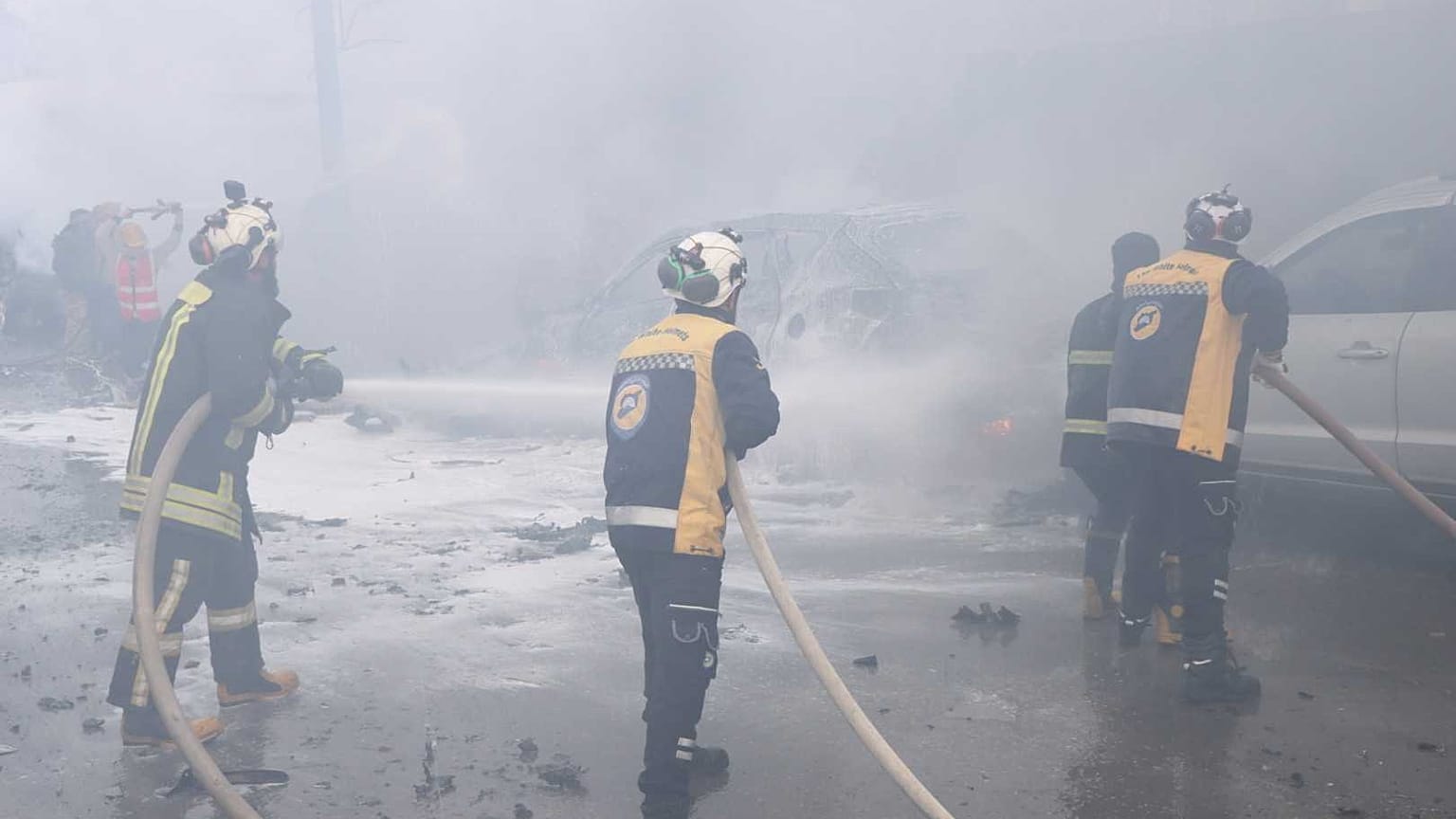 إنفجار عبوة ناسفة مزروعة بسيارة مدنية في شارع التجنيد في مدينة منبج شرقي حلب