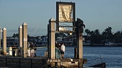 Florida'da bulunan Lauderdale yat limanının patlama sonrasındaki görünümü, 24 Aralık 2024