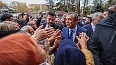 CHP Genel Başkanı Özgür Özel, Ankara Adliyesi önünde, 22 Kasım 2024