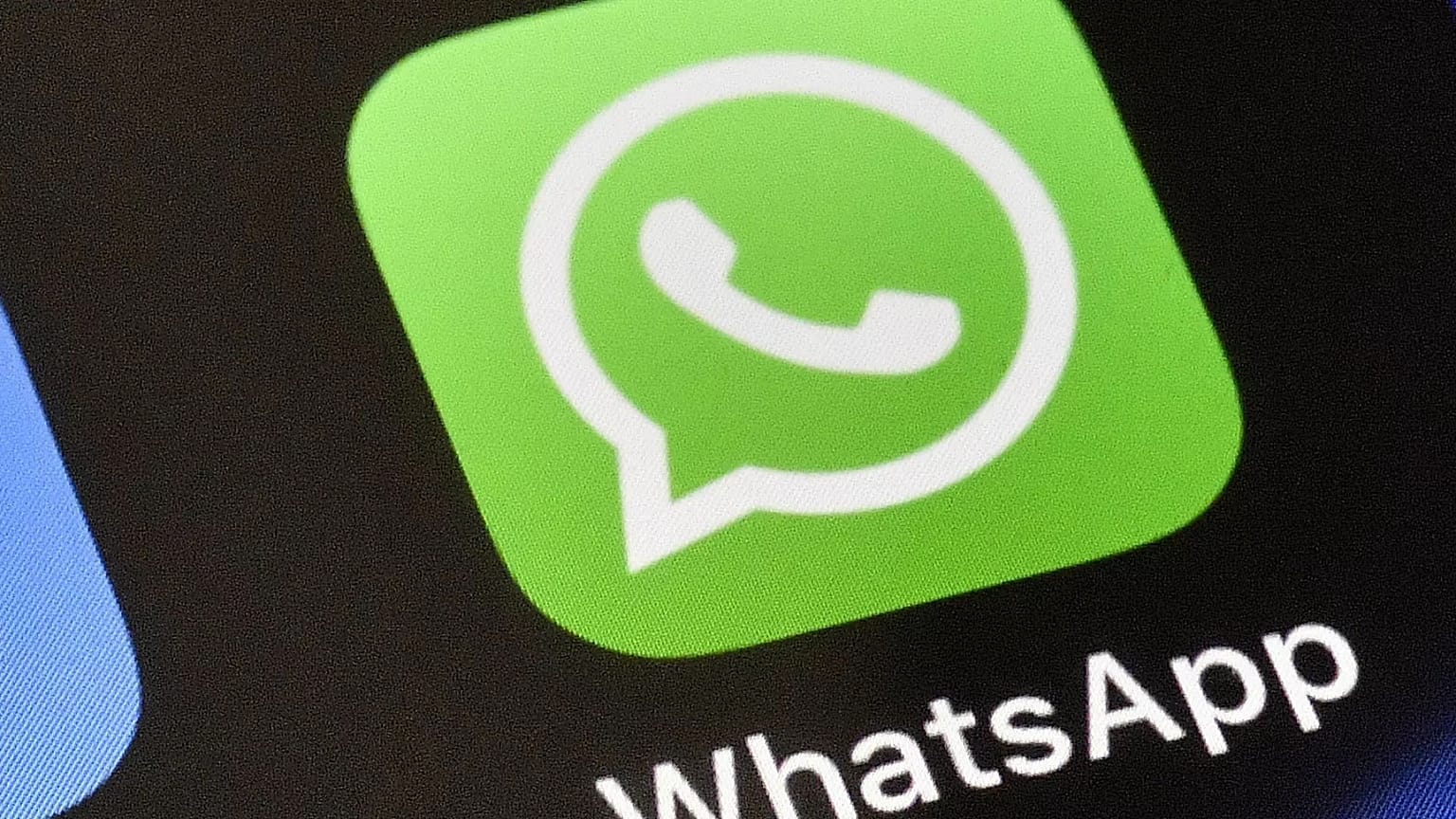 Almanya'da bir iPhone'da WhatsApp simgesi görüntüleniyor, 15 Kasım 2018.