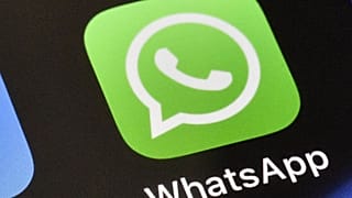 Almanya'da bir iPhone'da WhatsApp simgesi görüntüleniyor, 15 Kasım 2018.