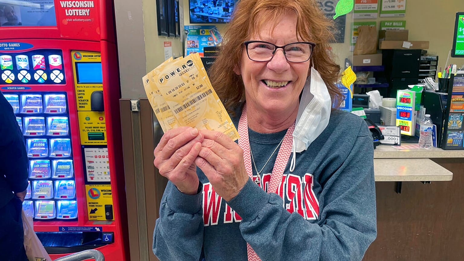 بام ديبلويس، 73 عامًا، اشتركت في رهان لياناصيب. وصلت جائزة باوربال Powerball الكبرى مؤخرًا إلى رقم قياسي بلغ 1.6 مليار دولار. 