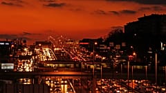 İstanbul'da akşam vakti bir otoyolda görülen araç trafiği, 14 Aralık 2017