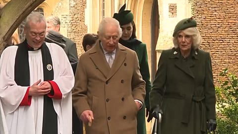 Kral Charles III ve Camilla Noel ayininden sonra kiliseden ayrılırken, Sandringham, Birleşik Krallık, 25 Aralık 2024 Çarşamba