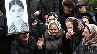  مراسم تشییع جنازه خدمه هواپیمای آذربایجان که در سانحه هوایی مرگبار در قزاقستان کشته شدند، عکس؛ باکو، آذربایجان ۲۰۲۴