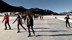 Abertura da época de patinagem na pista de gelo natural do Lago Weissensee