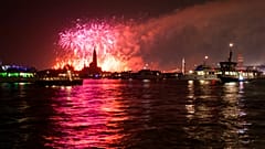 Οι πόλεις έχουν επίσης περιορίσει την πώληση πυροτεχνημάτων και έχουν αποκλείσει πολυσύχναστες περιοχές.