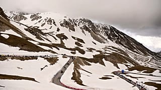 Tour of Italy bisiklet yarışının düzenlendiği Gran Sasso dağlarının görünümü, 12 Mayıs 2023