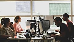 Nem todos os empregos são anunciados através da Internet, mas um número crescente é-o