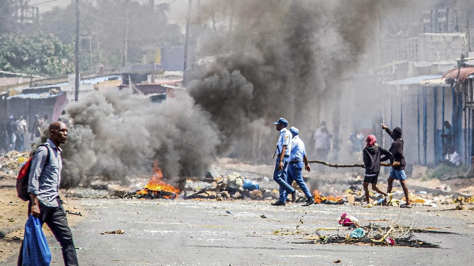 Mozambik'in başkentinde protestolar sürüyor