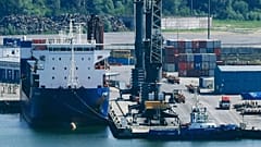 Baltiysk Deniz Limanı'ndaki Ursa Major kargo gemisi