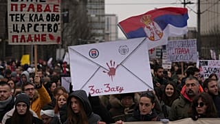 Каждую пятницу с 1 ноября протестующие в Сербии задерживают движение транспорта на четверть часа