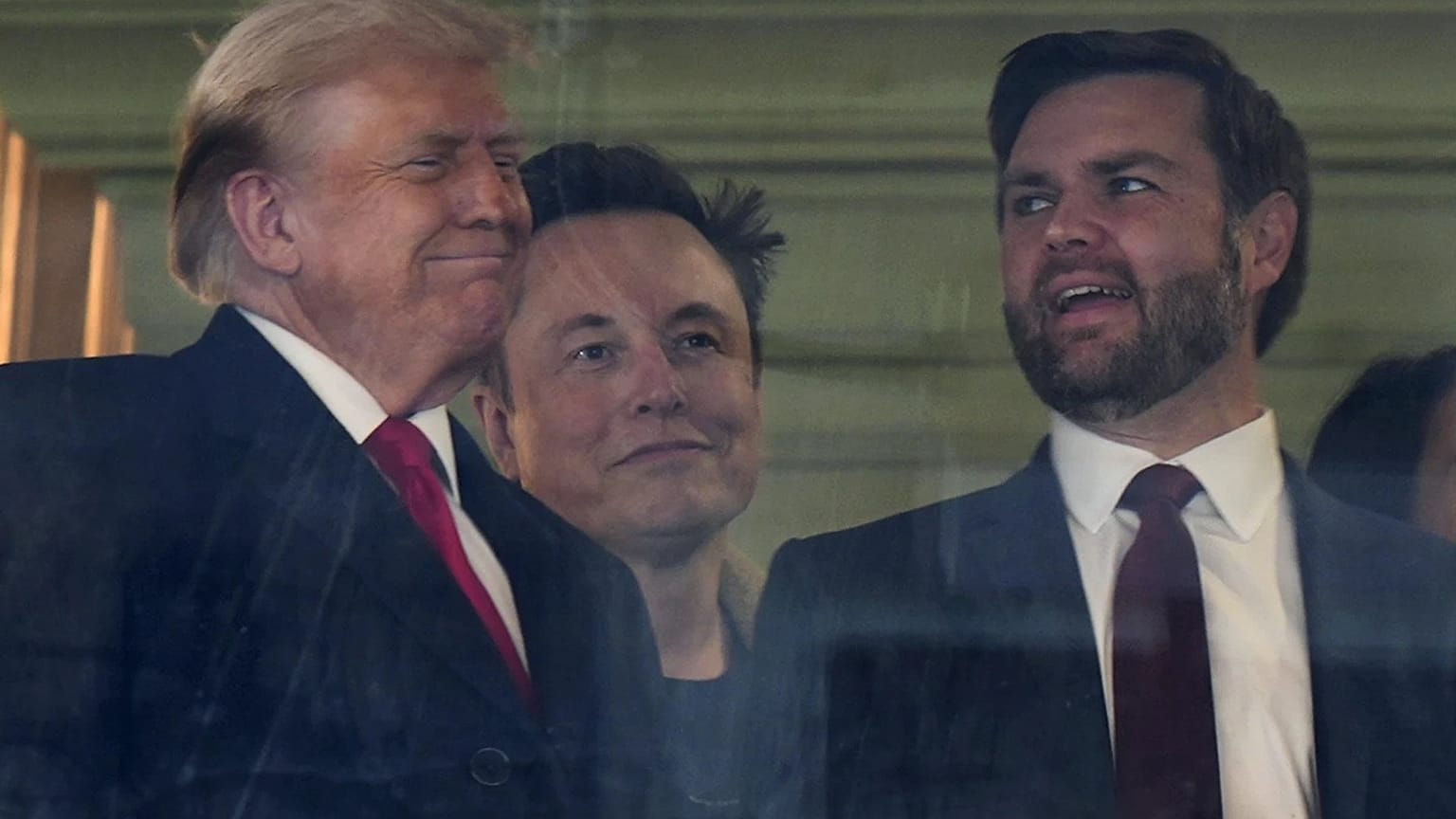 Elon Musk, kasımdaki başkanlık seçimlerinde Trump'ın en büyük endestekçilerindne biri oldu.