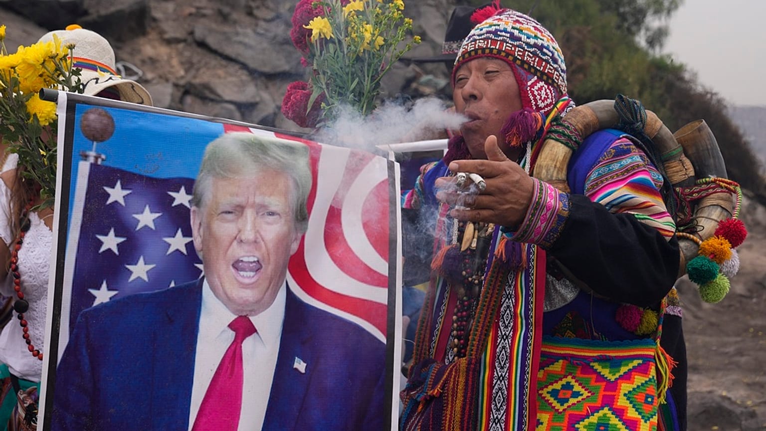 Sámán szertartás Donald Trump képével