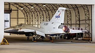 NASA'nın X-59 sessiz süpersonik araştırma uçağı, Kaliforniya, Palmdale'deki Lockheed Martin'in Skunk Works tesisinde test edildi