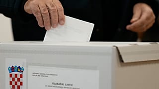 Aperte le urne in Croazia per il primo turno delle elezioni presidenziali
