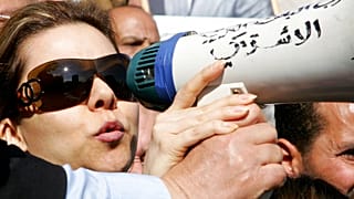 رغد صدام حسين تشارك في احتجاج بعمان ضد إعدام والدها