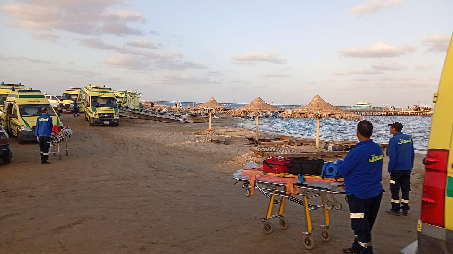 Una imagen de archivo de los servicios de emergencia en el mar Rojo