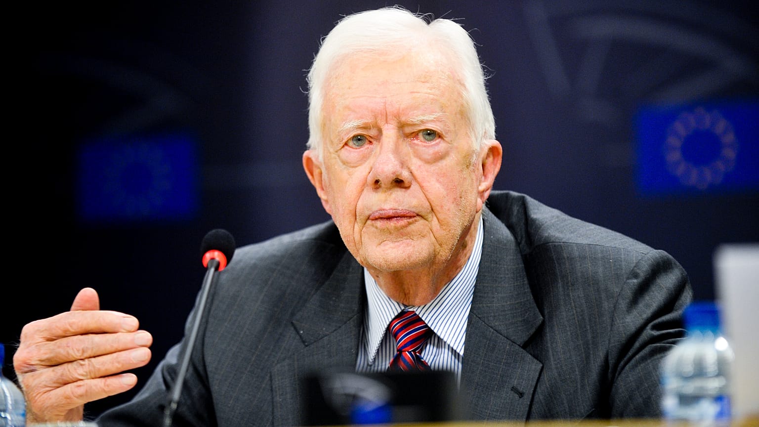 Jimmy Carter im Europäischen Parlament im Jahr 2011 bei einer Pressekonferenz zur Grundsatzerklärung für internationale Wahlbeobachtung.