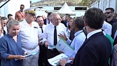 François Bayrou à Mayotte, lundi 30 décembre 2024.