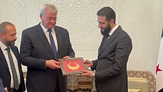 وزير الخارجية أندريه سيبيها يلتقي بزعيم هيئة تحرير الشام أحمد الشرع