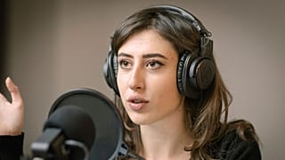چچیلیا سالا، روزنامهنگار زن ایتالیایی که در تهران بازداشت شده است