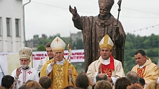 Sacerdotes católicos en la ciudad bielorrusa de Volozhin, 70 km al noroeste de Minsk.