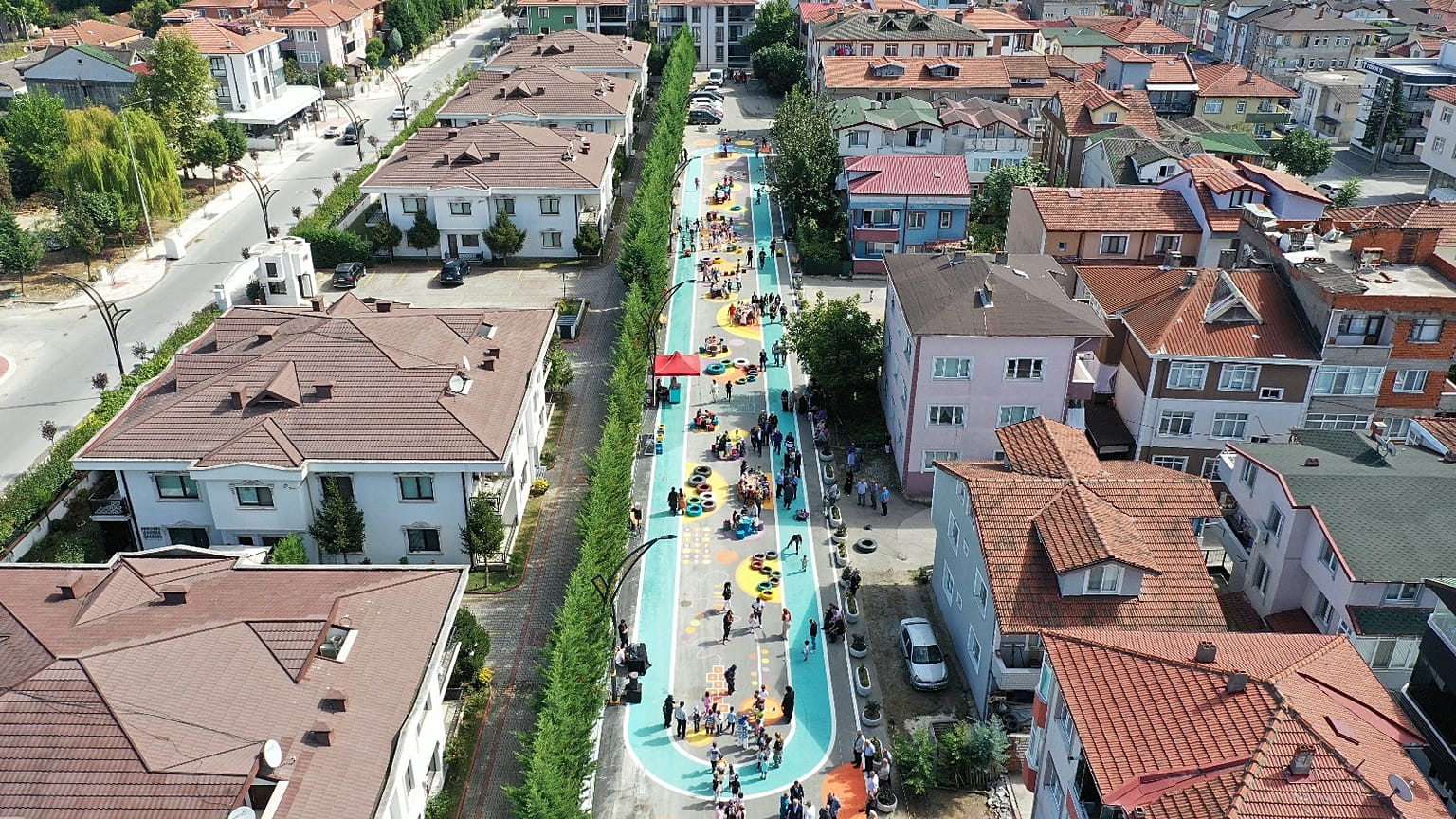 Serdivan Belediyesi'nde yer alan Arabacıalanı Mahallesi'nin yukarıdan bir görünümü, 20 Eylül 2023