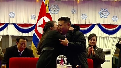 Kuzey Kore lideri Kim ve kızı Pyongyang'da yeni yıl kutlamalarına katıldı