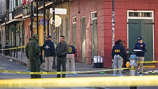 FBI prowadzi dochodzenie w rejonie ulic Orleans i Bourbon w pobliżu katedry św. Ludwika we Francuskiej Dzielnicy, gdzie mężczyzna wjechał ciężarówką w tłum
