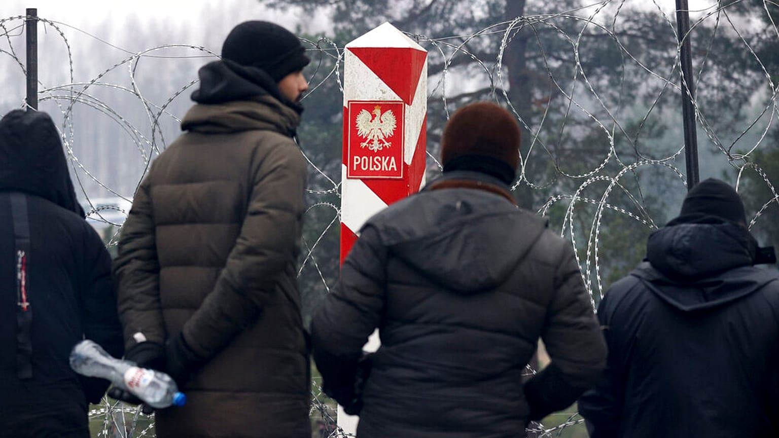 W środę, 1 stycznia, jeden z żołnierzy służący na granicy polsko-białoruskiej oddał od 70 do 90 strzałów w kierunku cywilnego auta.