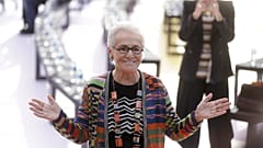 Η Rosita Missoni ποζάρει στους φωτογράφους πριν από τη γυναικεία συλλογή μόδας Missoni Άνοιξη/Καλοκαίρι 2018/19, που παρουσιάστηκε στο Μιλάνο, Ιταλία, 23 Σεπτεμβρίου 2017. 