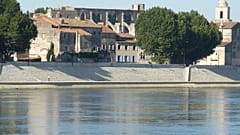 Stadtansicht von Arles in Südfrankreich
