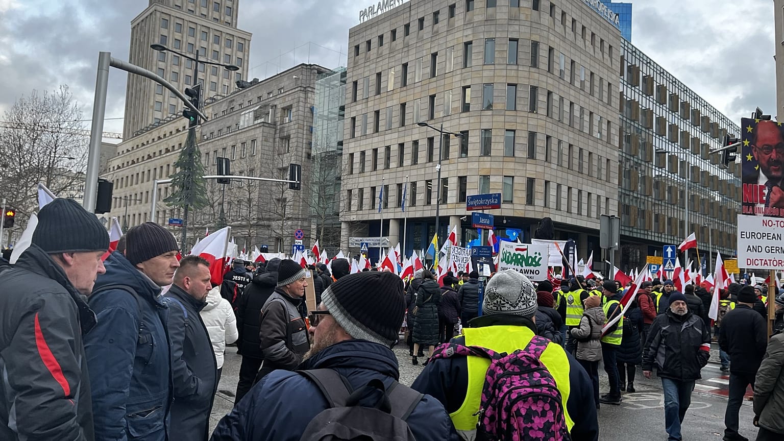 Les agriculteurs polonais manifestent contre les politiques agricoles européennes à Varsovie, en Pologne, le vendredi 3 janvier 2025