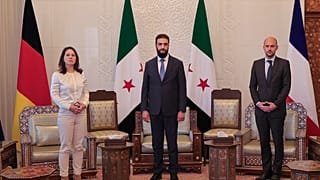 لقاء يجمع بين قائد الإدارة السورية الجديدة أحمد الشرع ووزيرة الخارجية الألمانية، أنالينا بيربوك ووزير الخارجية الفرنسي، جان نويل بارو
