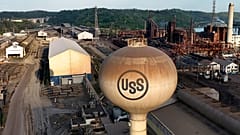 ΑΡΧΕΙΟ - Αυτό είναι ένα μέρος του Edgar Thomson Works της US Steel στο Braddock, Pa., την Κυριακή 28 Απριλίου 2024.