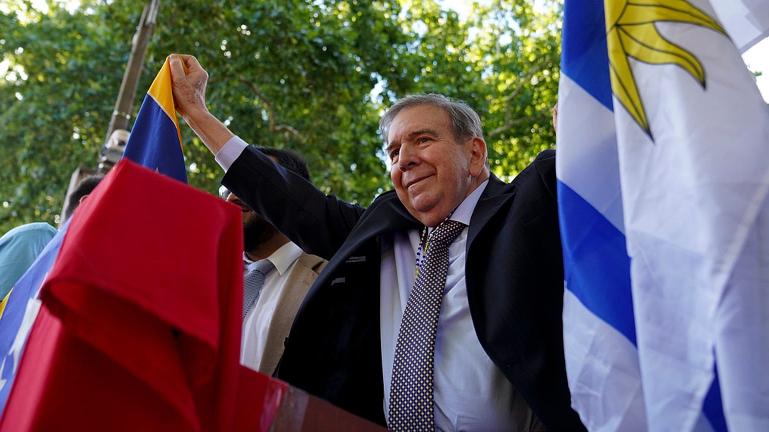 Edmundo González Urrutia aquando da sua visita ao Uruguai. 
