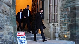 Kanada Başbakanı Justin Trudeau, Ottawa'da düzenlenen kabine toplantısının ardından binadan ayrılıyor, 20 Aralık 2024.