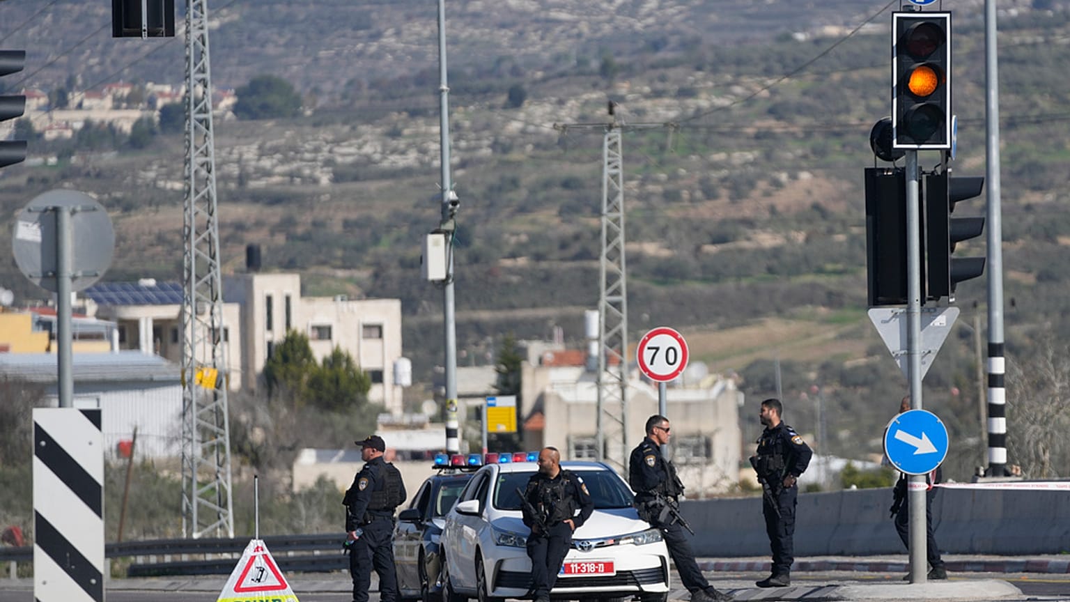 Route bloquée en Cisjordanie après l'attentat prêt d'Al-Funduq, le 6 janvier 2025