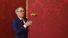 Avusturya Özgürlük Partisi Genel Başkanı Herbert Kickl Cumhurbaşkanlığı Ofisi'nden ayrılıyor, 6 Ocak 2025