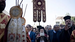  المسيحيون الأرثوذكس في بيت لحم يحتفلون بعيد الميلاد في ظل الحرب على غزة