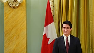 O Primeiro-Ministro Justin Trudeau assiste à cerimónia de tomada de posse do Governo no Rideau Hall, em Otava, na sexta-feira, 20 de dezembro de 2024.