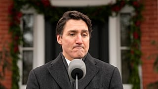 Премьер-министр Джастин Трюдо во время обращения, где он объявил об отставке