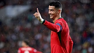 لاعب البرتغال كريستيانو رونالدو خلال مباراة دوري الأمم الأوروبية ضدّ بولندا في ملعب دراجاو في بورتو، البرتغال، الجمعة 15 نوفمبر/تشرين الثاني 2024. 