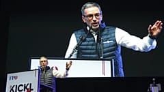 Herbert Kickl FPÖ-vezér a tavaly szeptemberi bécsi kampányzáró nagygyűlésen