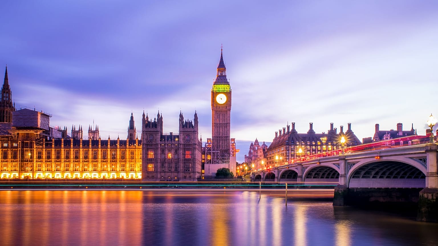 Imagen del Big Ben en primer plano, situado en el lado noroeste del Palacio de Westminster, la sede del Parlamento del Reino Unido, en Londres.