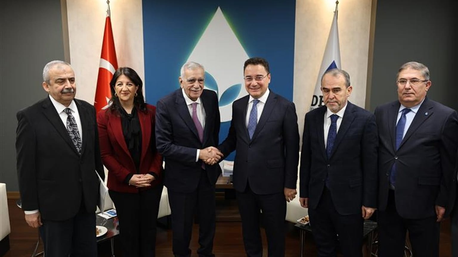 DEM Parti ve DEVA Partisi heyetleri arasında görüşme DEVA Partisi Genel Merkezi'nde yapıldı