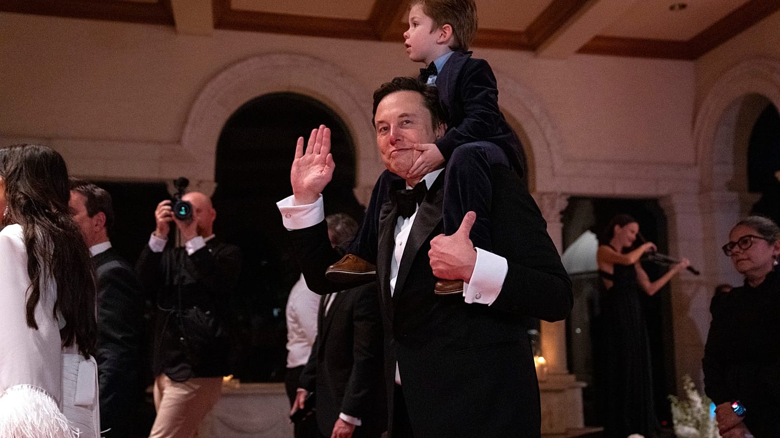 Los diputados cuestionan los intentos de Elon Musk de intervenir en las elecciones alemanas y los lazos con el Gobierno italiano por SpaceX.