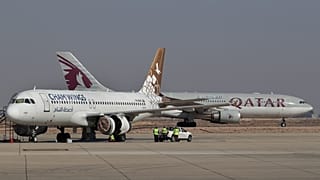 طائرة تابعة للخطوط الجوية القطرية، تهبط في مطار دمشق الدولي قادمة من قطر، في دمشق، سوريا، الثلاثاء 7 يناير 2025.